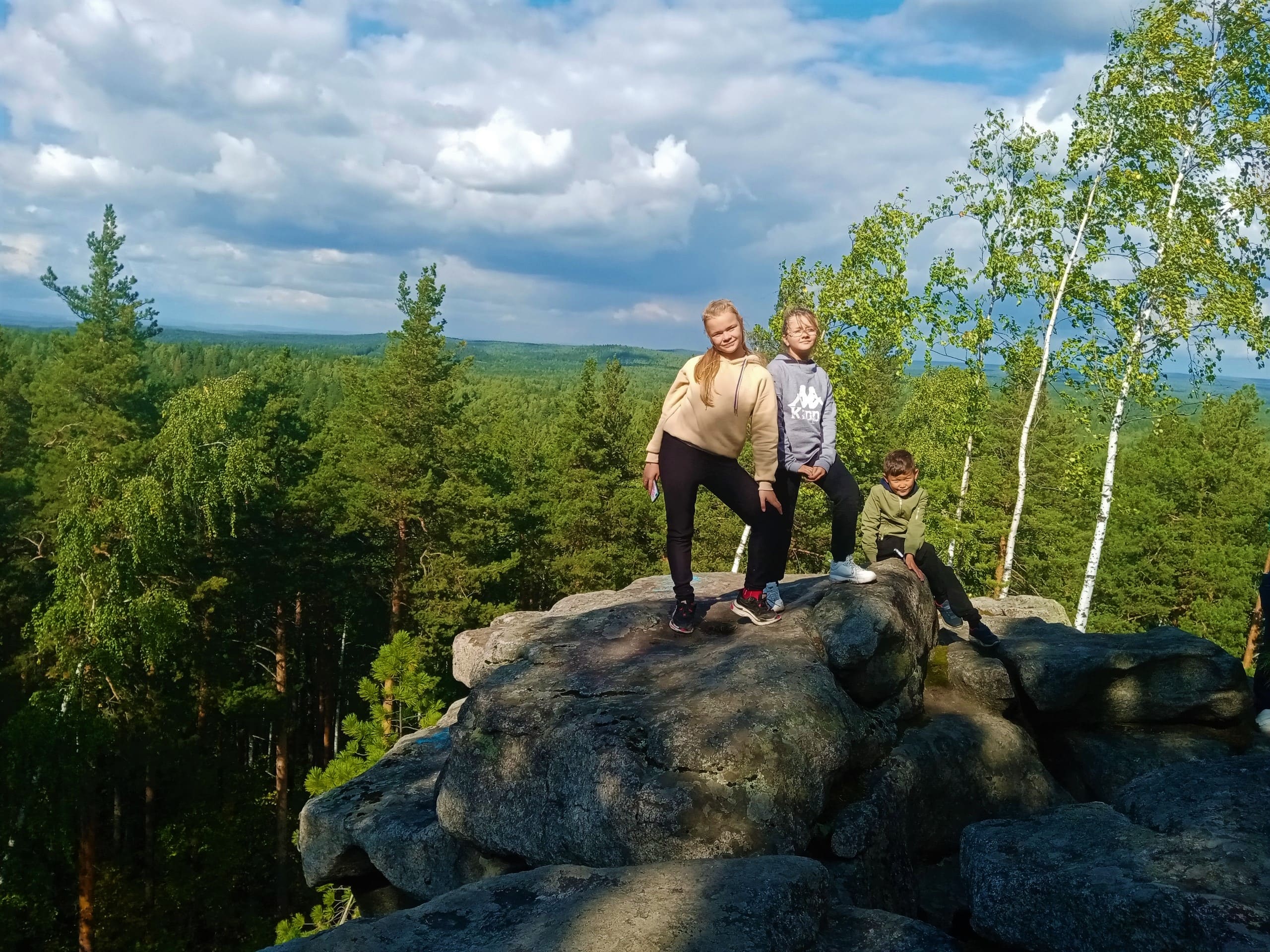 Братья гюго великаны. Братья гюго. Братья гиганты 19 век. Люди гиганты из прошлого. Гиганты 19 века.